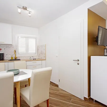 Apartment Roma Baska Voda