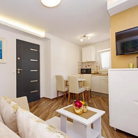 Roma Apartment *