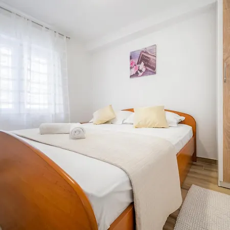 Apartamento Roma Baška Voda