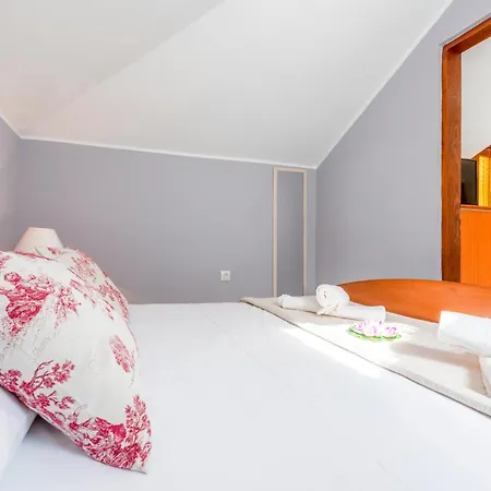 Apartment Roma Baska Voda