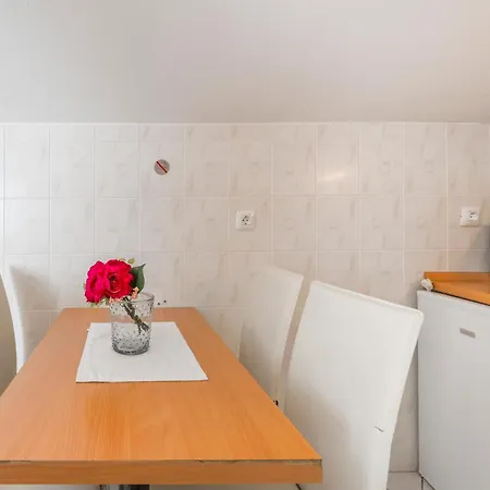 Roma Apartment *