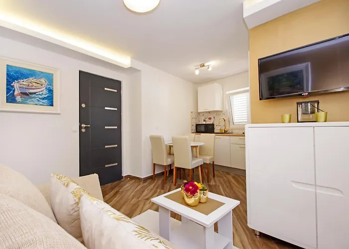 Roma Apartmán *
